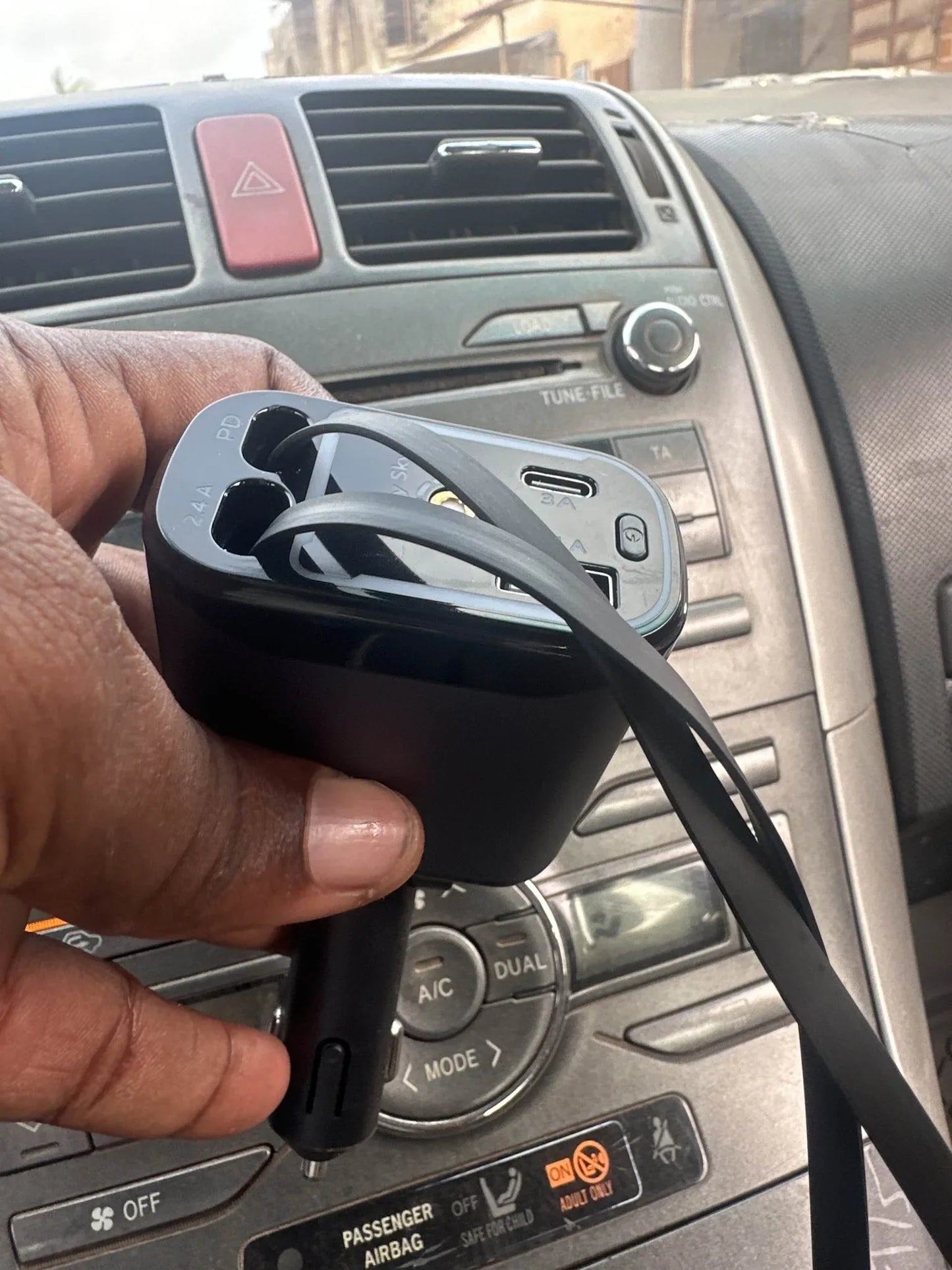 Chargeur de Voiture Rétractable 4-en-1 avec Éclairage Étoilé – 120W - LeCoinAfricain